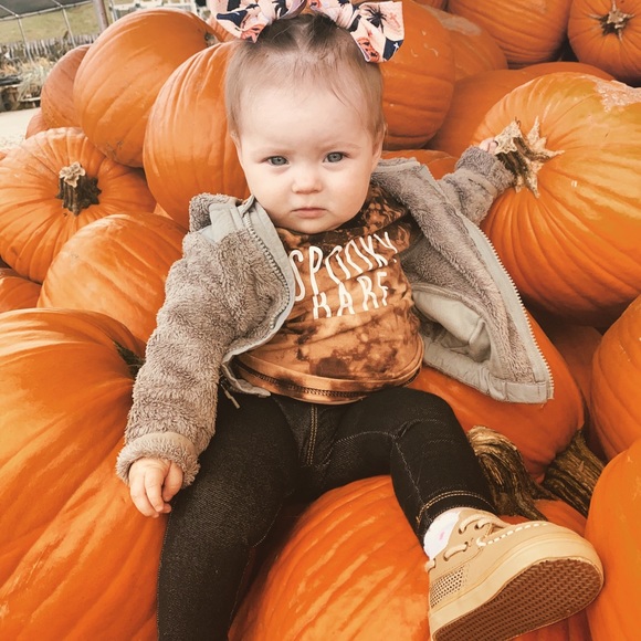 Meet your Posher, Taylor - Picture 2 of 2